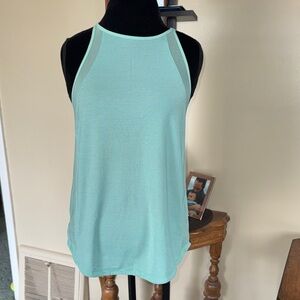 Lulu (knockoff?) Athletic Top